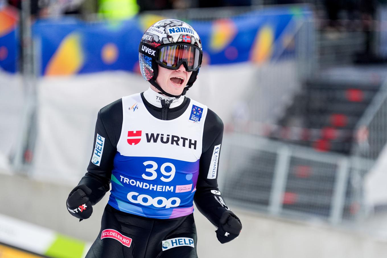 Norske Marius Lindvik tog silver i stor backe i lördags, men diskades efter att det avslöjats att hans dräkt var manipulerad. Foto: Terje Pedersen/NTB/TT