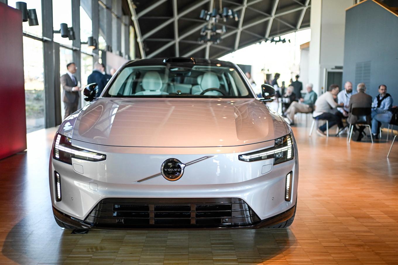 Nya elektriska ES90 visades upp vid Volvo Cars bolagsstämma. Foto: Björn Larsson Rosvall/TT