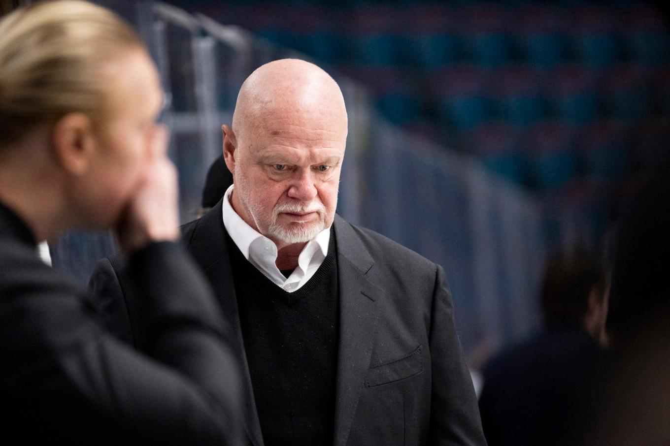 AIK-tränaren Roger Melin ska inte skämmas för sitt utbrott mot domarna efter lagets förlust i lördags mot BIK Karlskoga. Det menar Epoch Times sportchef Jonas Arnesen. Foto: Pontus Lundahl/TT