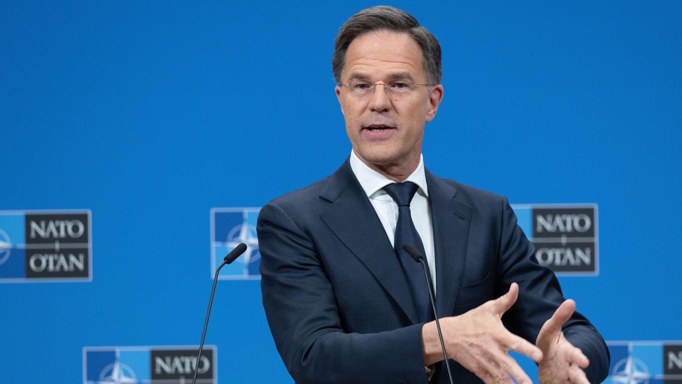 Natos generalsekreterare Mark Rutte talar på en pressträff i Bryssel den 4 april. Foto: Omar Havana/Getty Images