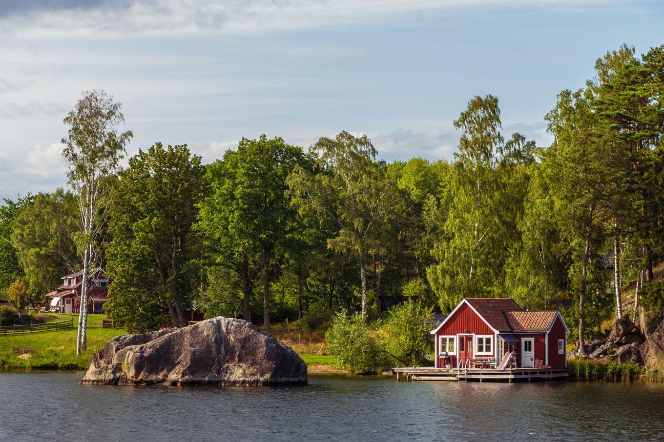 Sett över hela året har mindre kommuner en mycket större befolkning än enbart de folkbokförda. Foto: Nadezhda Kharitonova/Shutterstock