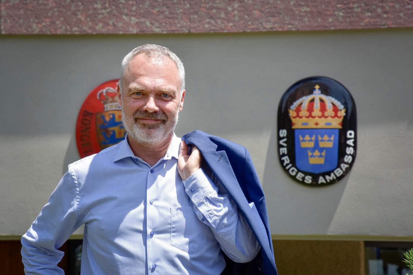 Jan Björklund framför den svenska ambassaden i Rom. Arkivbild. Foto: Wiktor Nummelin / TT
