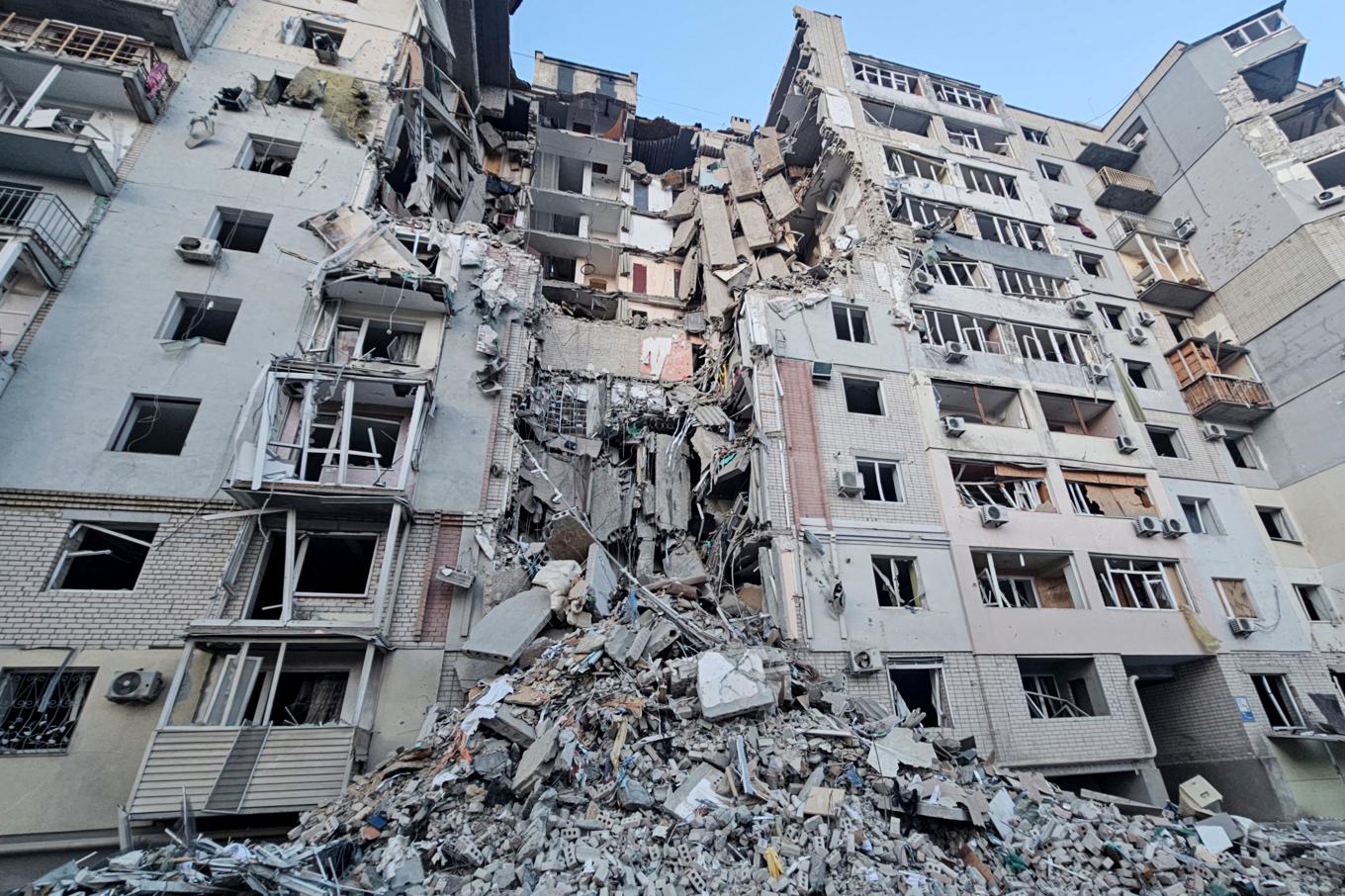 Förödelse i ukrainska Cherson efter en tidigare utförd rysk attack. Bild från februari. Foto: Chersons regionala försvar/AP/TT