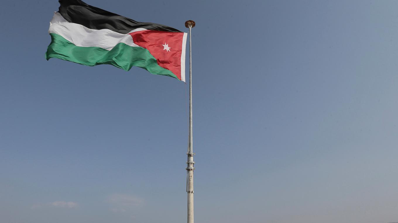 Jordaniens flagga vajar i vinden. Arkivbild Foto: Raad Adayleh/AP/TT