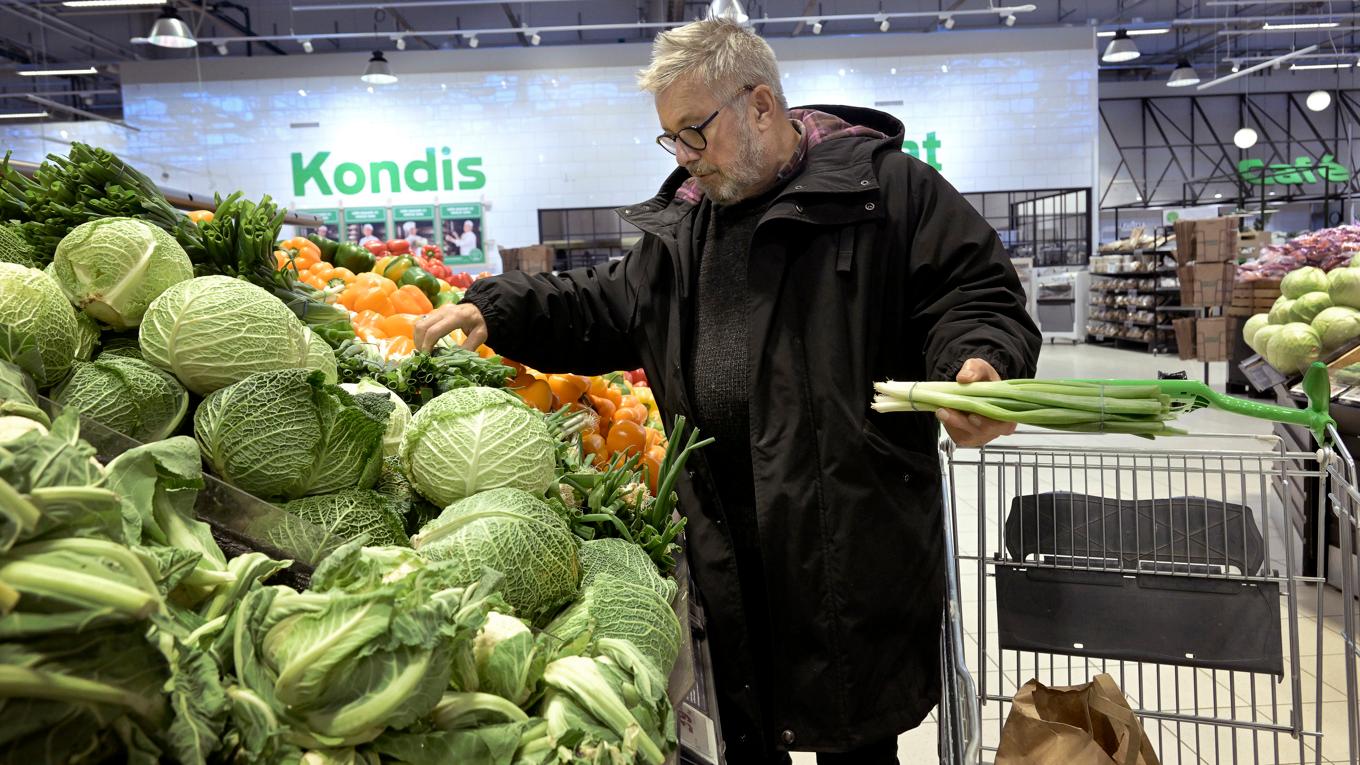 Skippa kondisvarorna och satsa på det gröna. Så lyder Livsmedelsverkets uppdaterade kostråd. Arkivbild. Foto: Janerik Henriksson/TT