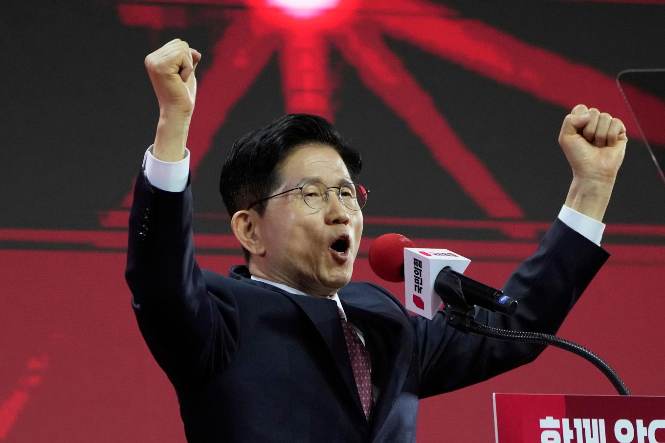 Sydkoreas tidigare arbetsmarknadsminister Kim Moon-Soo nomineras av partikamraterna till presidentkandidat. Arkivbild. Foto: Ahn Young-joon/AP/TT