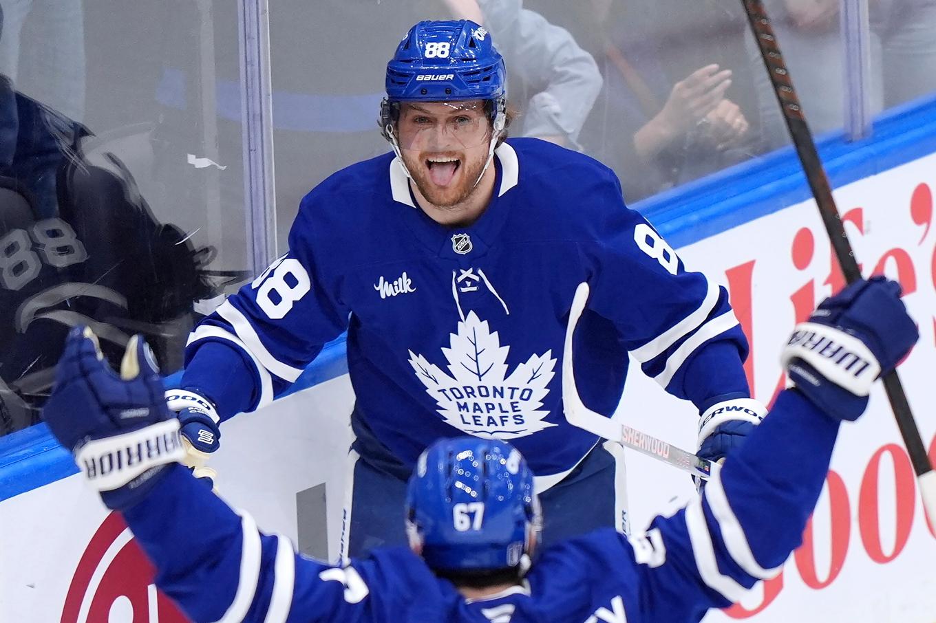 Torontos William Nylander firar under matchen mot Florida. Foto: Frank Gunn/AP/TT