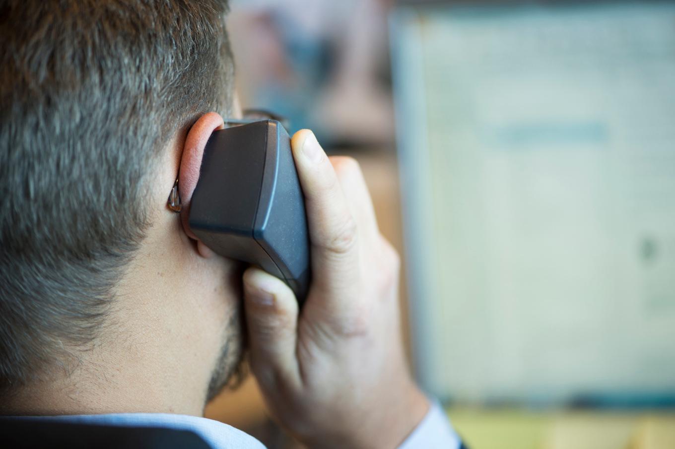 Utländska telefonbedragare lurar konsumenter att betala avgifter för lån som aldrig betalas ut, enligt Finansinspektionen. Arkivbild. Foto: Fredrik Sandberg/TT