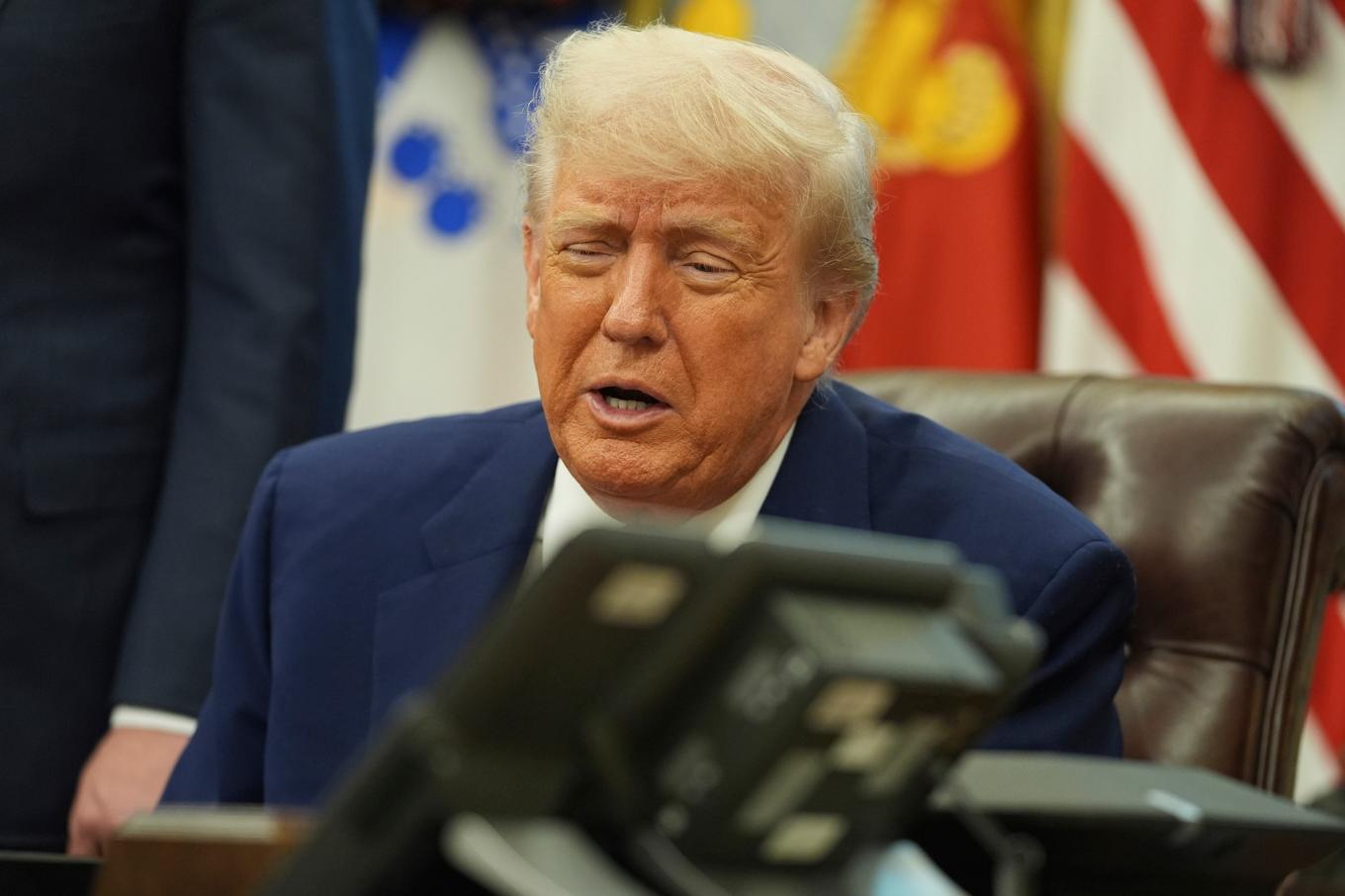 USA:s president Donald Trump pratar med Storbritanniens premiärminister Keir Starmer under deras gemensamma pressträff. Foto: Evan Vucci/AP/TT