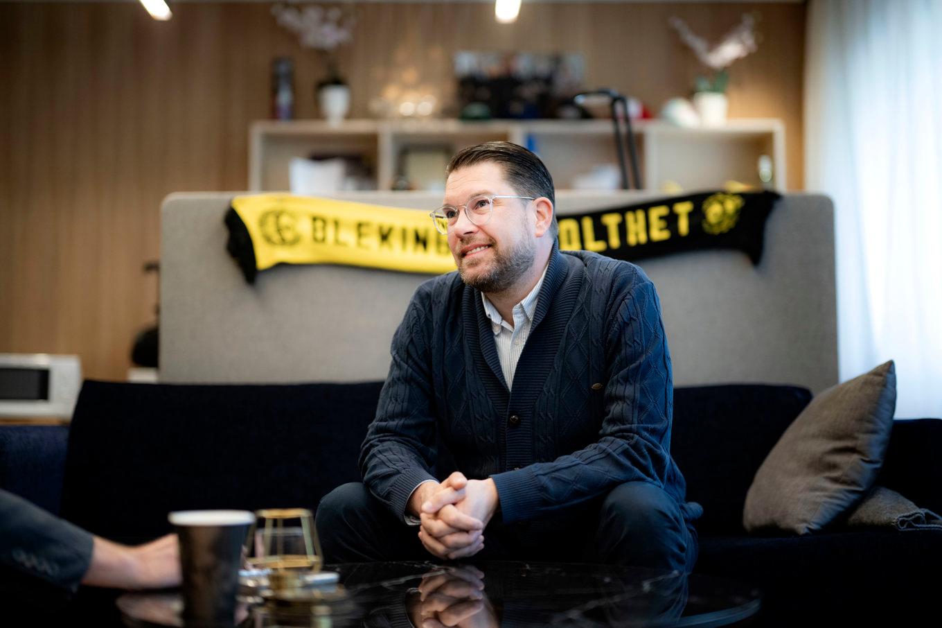 Sverigedemokraternas partiledare Jimmie Åkesson firar 20 år på posten som partiledare. Foto: Pontus Lundahl/TT