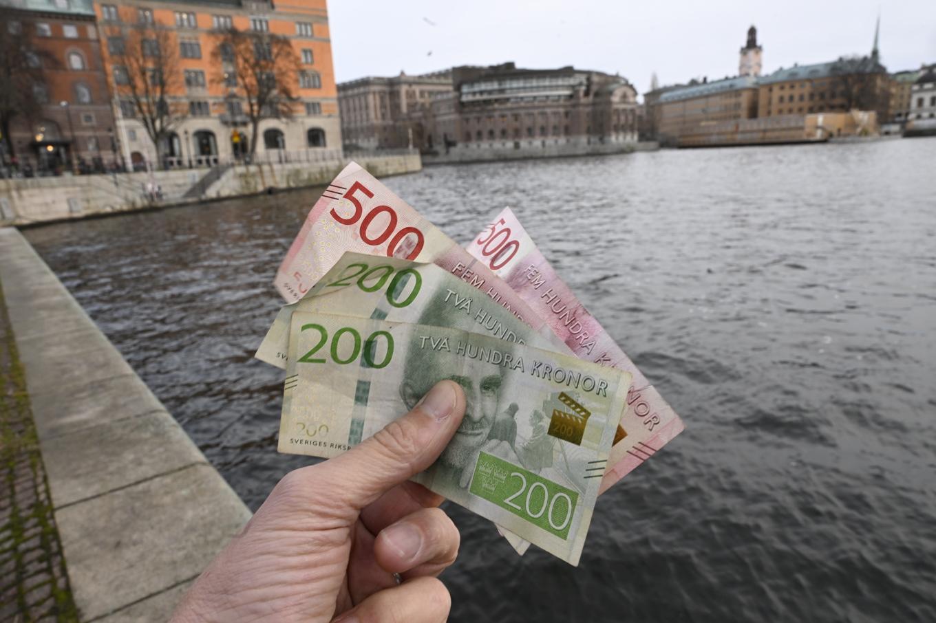 Svenskarna skänkte 12,2 miljarder kronor till ideella organisationer under 2024. Arkivbild. Foto: Fredrik Sandberg/TT