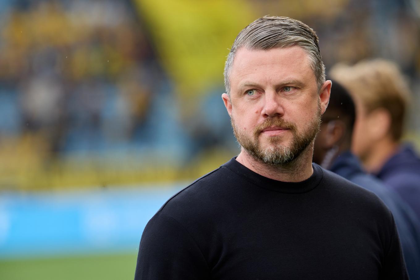 "Det är oacceptabelt och får inte hända", säger den svenske Aberdeentränaren Jimmy Thelin om läktarskandalen i Skottland där hans spelare Jack MacKenzie fick en stol i huvudet. Arkivbild. Foto: Anders Bjurö/TT