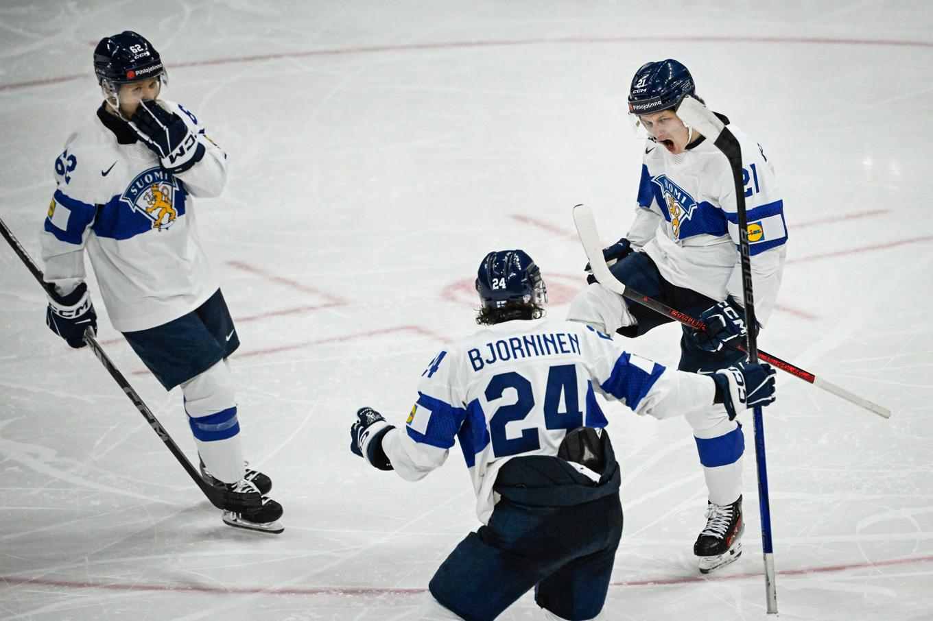 Finlands Patrik Puistola (21) firar sitt kvitteringsmål mot Kanada. Foto: Fredrik Sandberg/TT