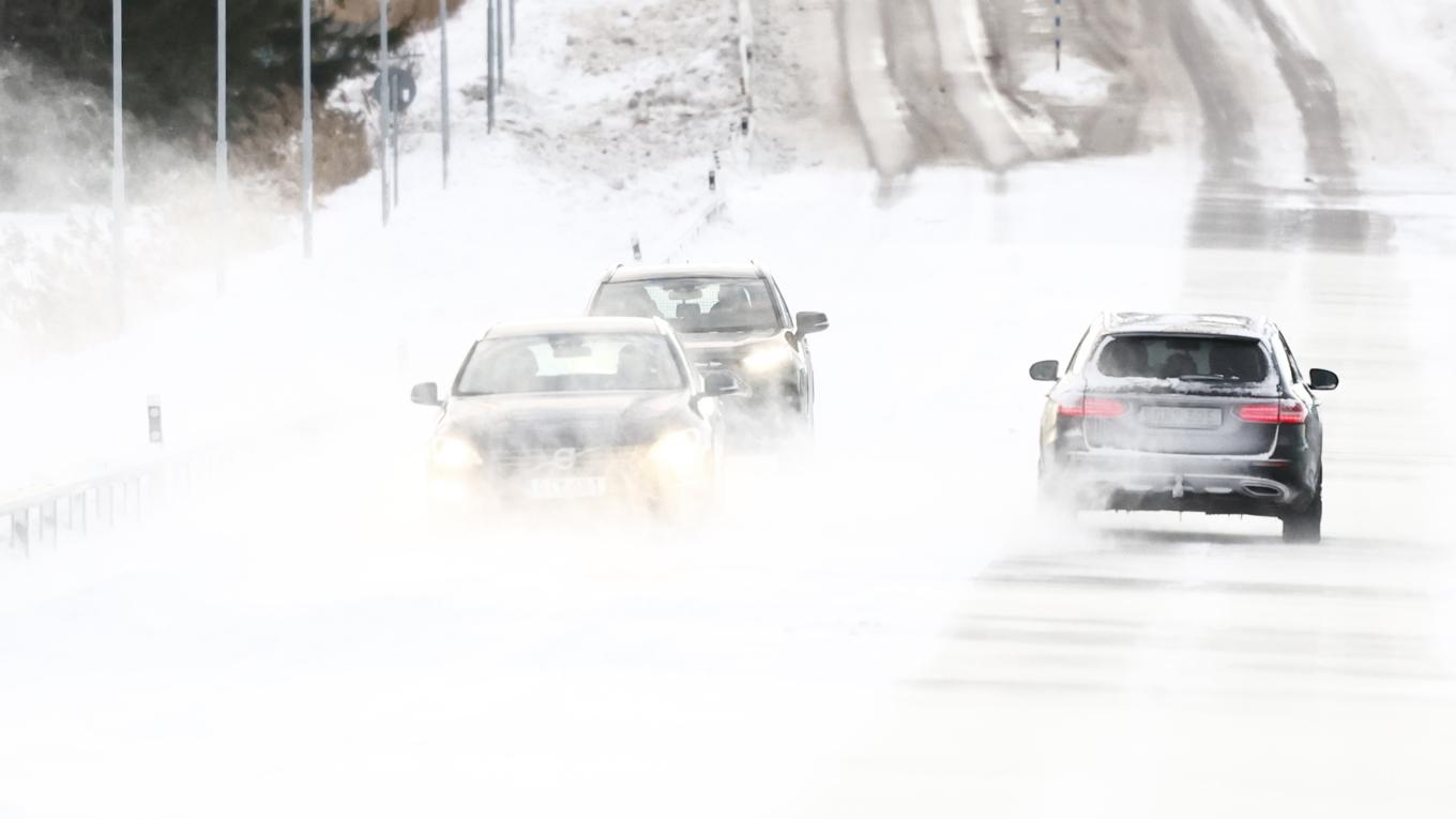 SMHI har utfärdat varningar för snöfall. Arkivbild. Foto: Stefan Jerrevång/TT