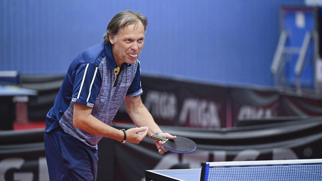 Still going strong. Mikael Appelgren, en av våra största pingisspelare genom tiderna, håller fortfarande på med pingis vid 63 års ålder. Foto: Johan Nilsson/TT