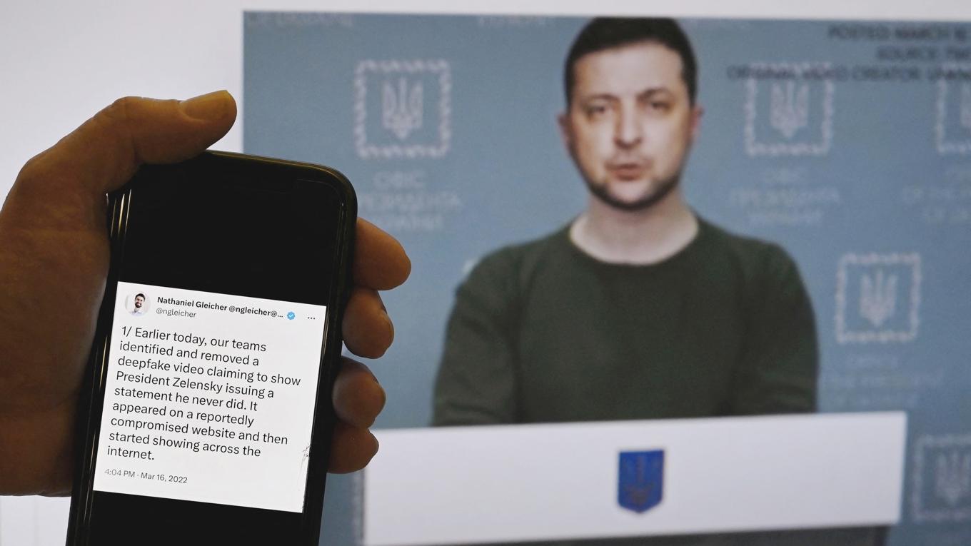President Zelenskyj blev utsatt för en deepfake. Foto: Olivier Douliery/AFP/Getty Images