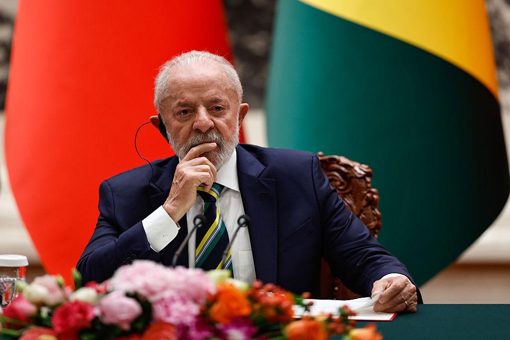 Brasiliens president Luiz Inacio Lula da Silva deltar i en gemensam presskonferens med Kinas president Xi Jinping (ej på bilden) i Folkets stora hall den 13 maj 2025 i Peking, Kina. Foto: Tingshu Wang - Pool/Getty Images