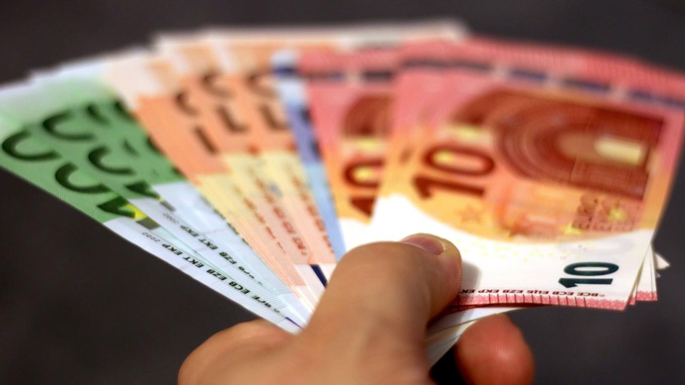 Centralbanken i Nederländerna uppmanar invånare i landet att ha minst 70 euro i kontanter i händelse av exempelvis ett ihållande strömavbrott, såsom det som nyligen inträffade i Spanien och Portugal. Foto: Mo Erschy