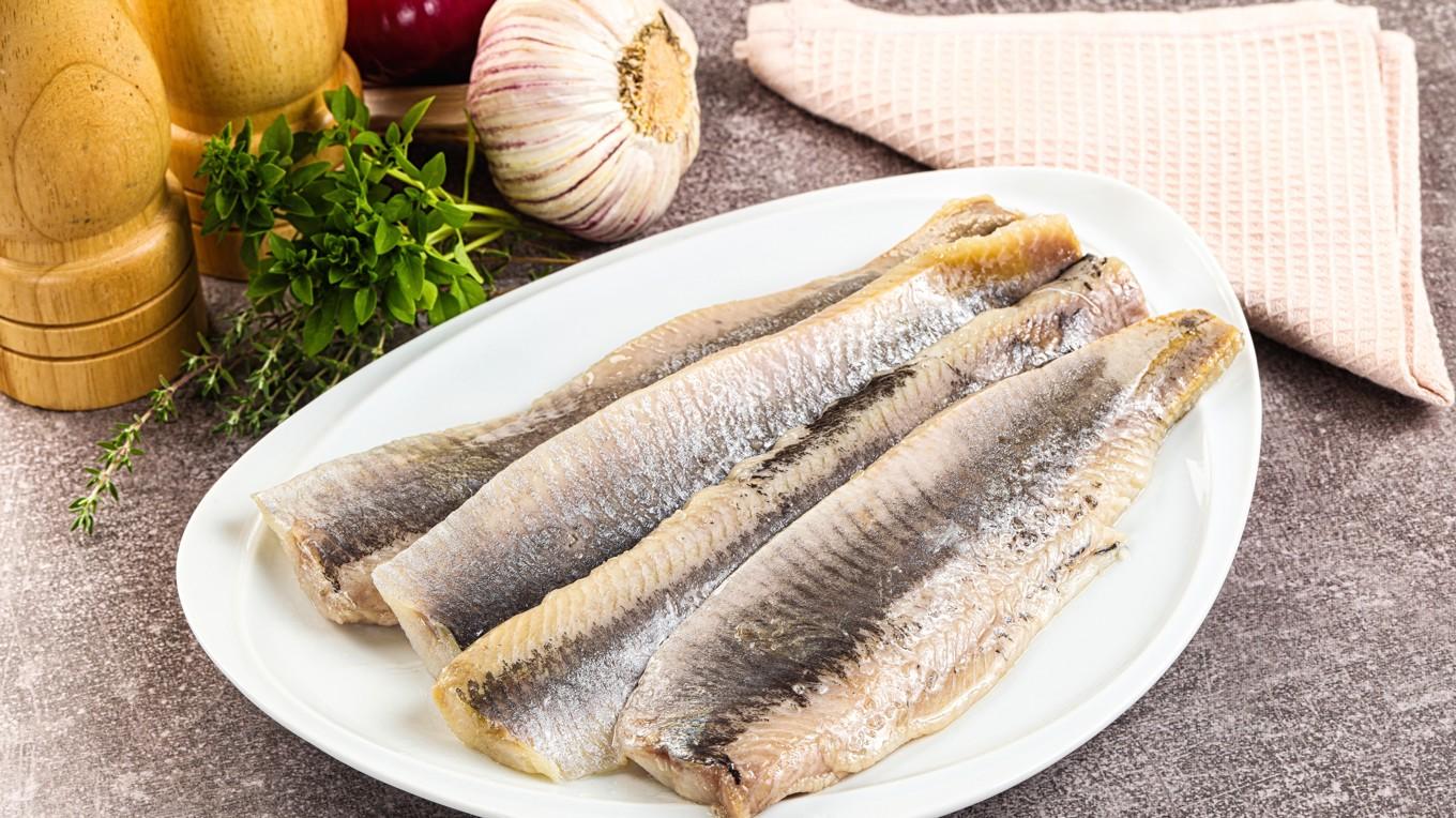De senaste fem åren har miljögifterna i strömming minskat med i snitt 30 procent, enligt en studie. Foto: Andrey Starostin/Shutterstock