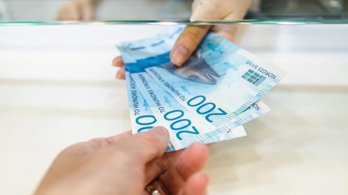 Butiker Norge riskerar kraftiga böter om de vägrar att ta emot kontanter. Foto: Ton Anurak