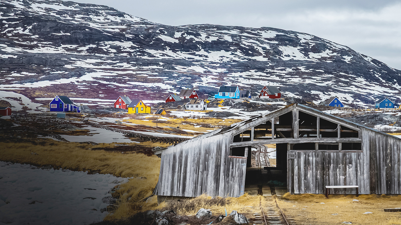 En fiskeby nära Nuuk, Grönlands huvudstad. Ön är mycket glest befolkad. Foto: John Fredricks