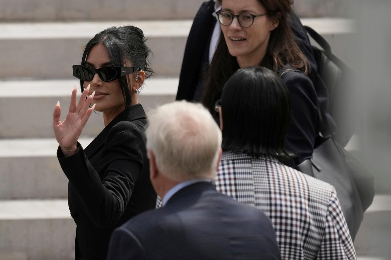 Kim Kardashian på väg in i rättssalen förra veckan. Foto: Aurelien Morissard/AP/TT
