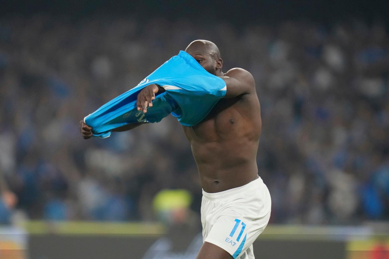 Romelu Lukaku fick ett gult kort efter sitt 2-0-firande. Foto: Gregorio Borgia/AP/TT