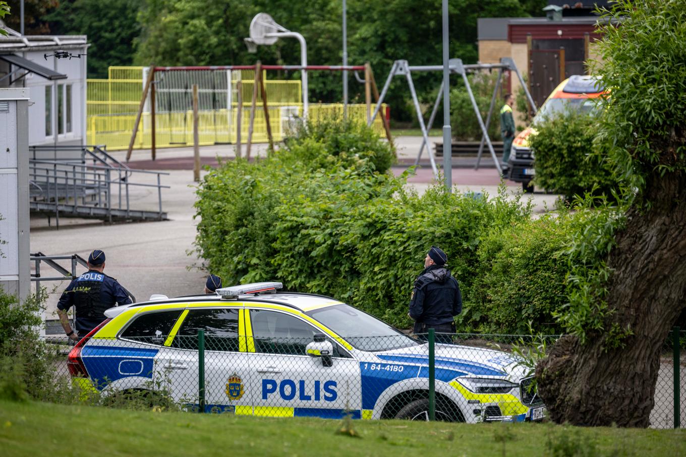 Ett föremål som bedöms vara skarpt har hittats på ett grönområde mellan Humlemadskolan i Burlöv och E22. Foto: Johan Nilsson/TT