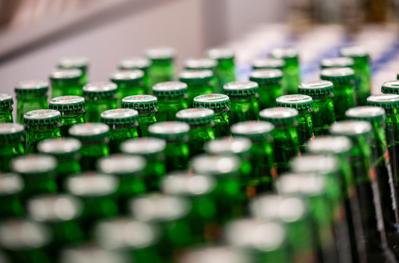 Med höjd pant ska fler returflaskor returneras och återanvändas. Arkivbild. Foto: Johan Nilsson/TT