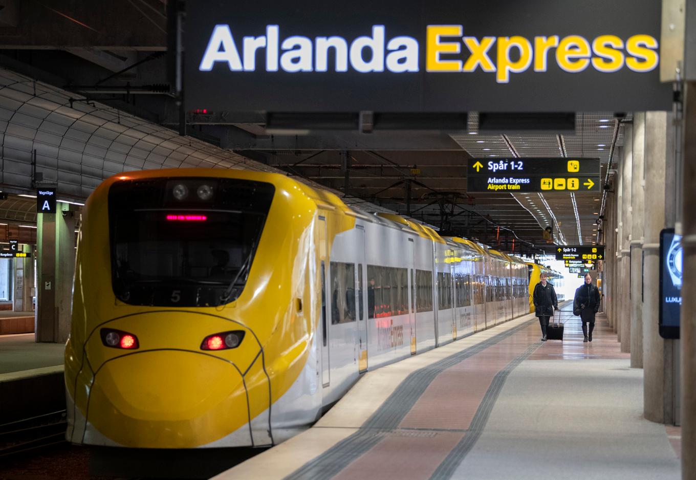 Pressa priserna och öka tågfrekvensen till och från Arlanda flygplats, föreslår regeringens utredare. Arkivbild. Foto: Anders Wiklund/TT