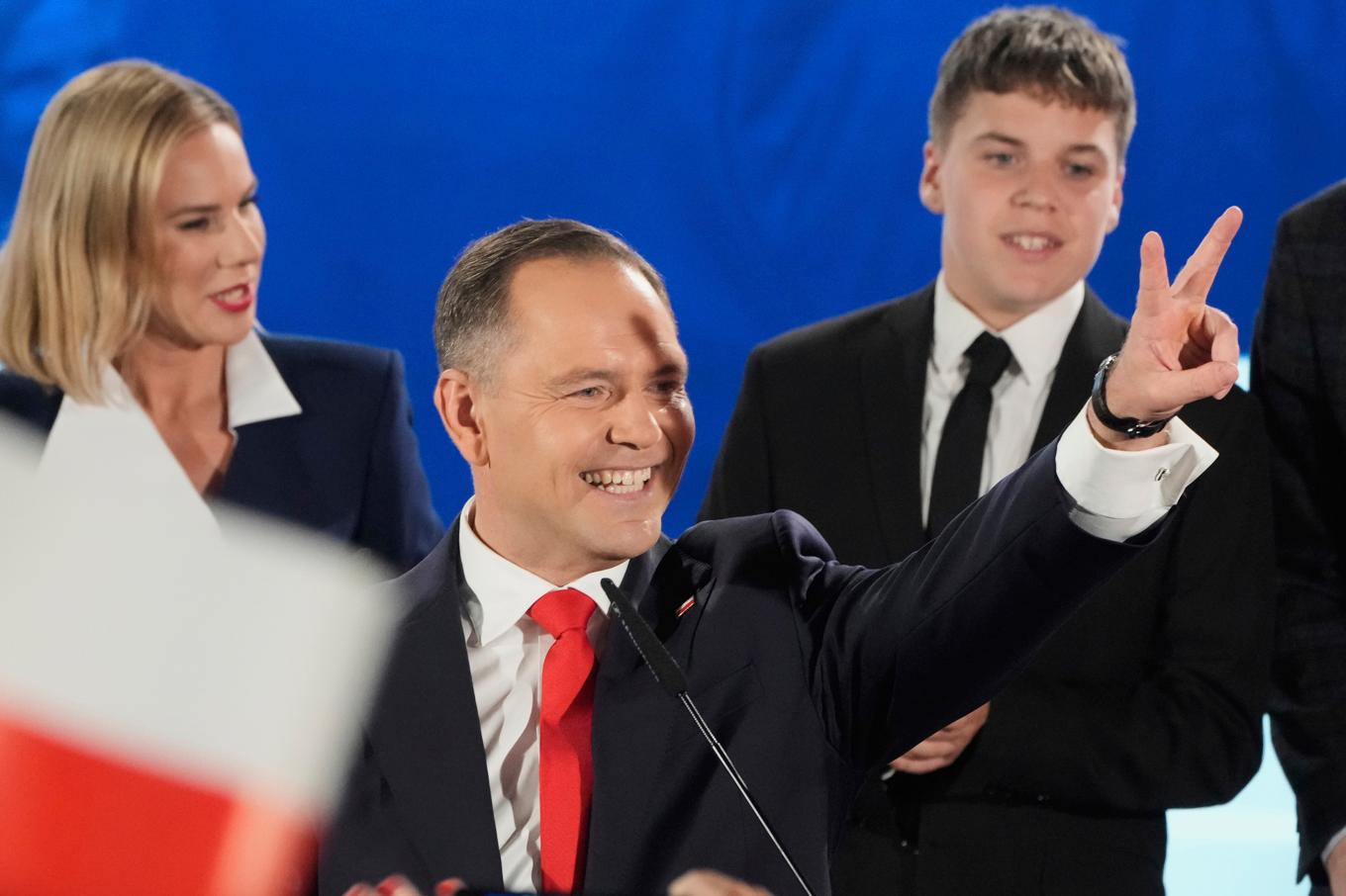 Nationalkonservativa Karol Nawrocki blir ny president i Polen. Foto: Czarek Sokolowski/AP/TT