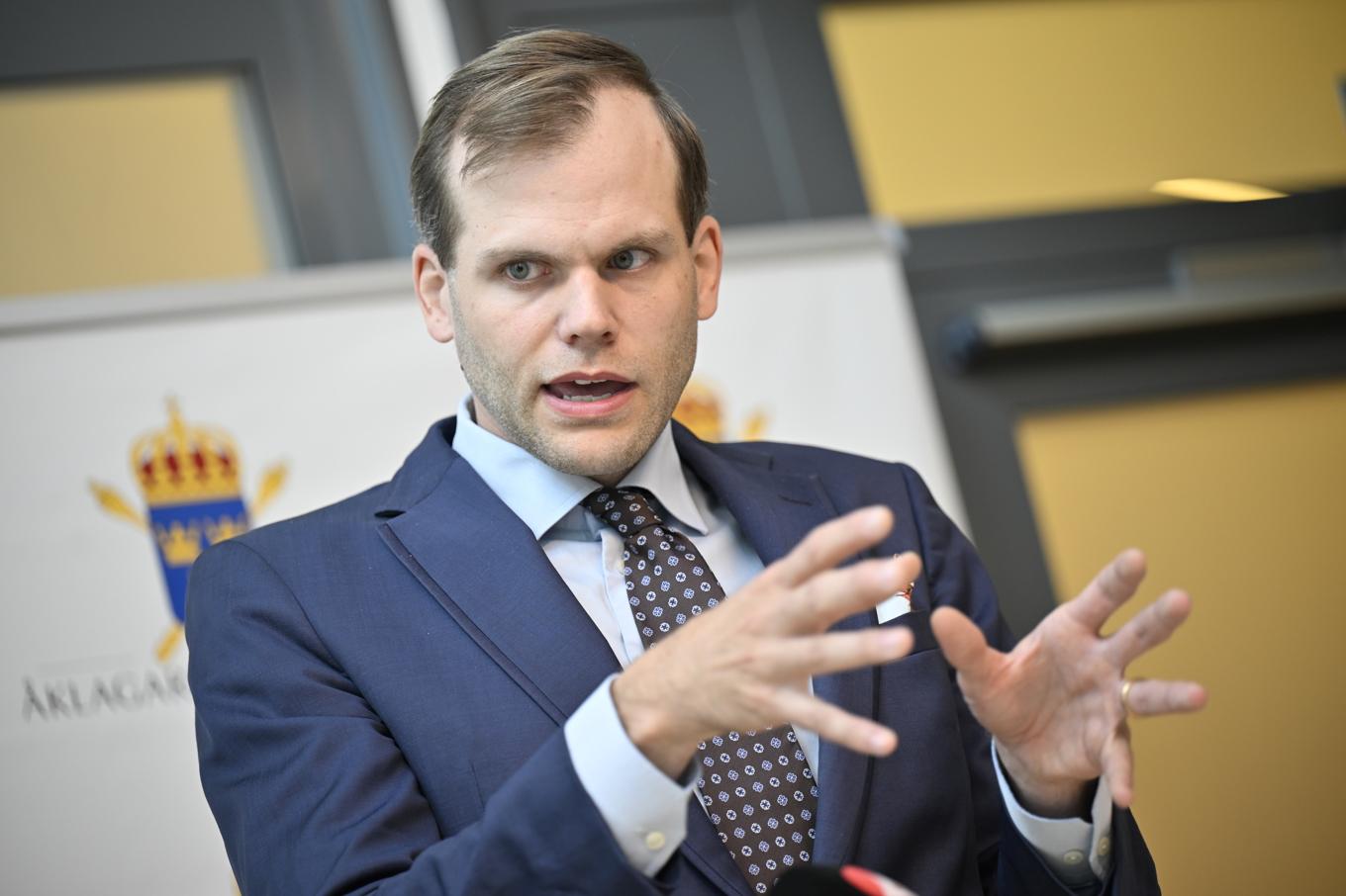 Åklagare Henrik Nordquist väcker åtal mot två män som har genomfört massutskick av "bedrägligt utformade fakturor". Arkivbild. Foto: Johan Nilsson/TT