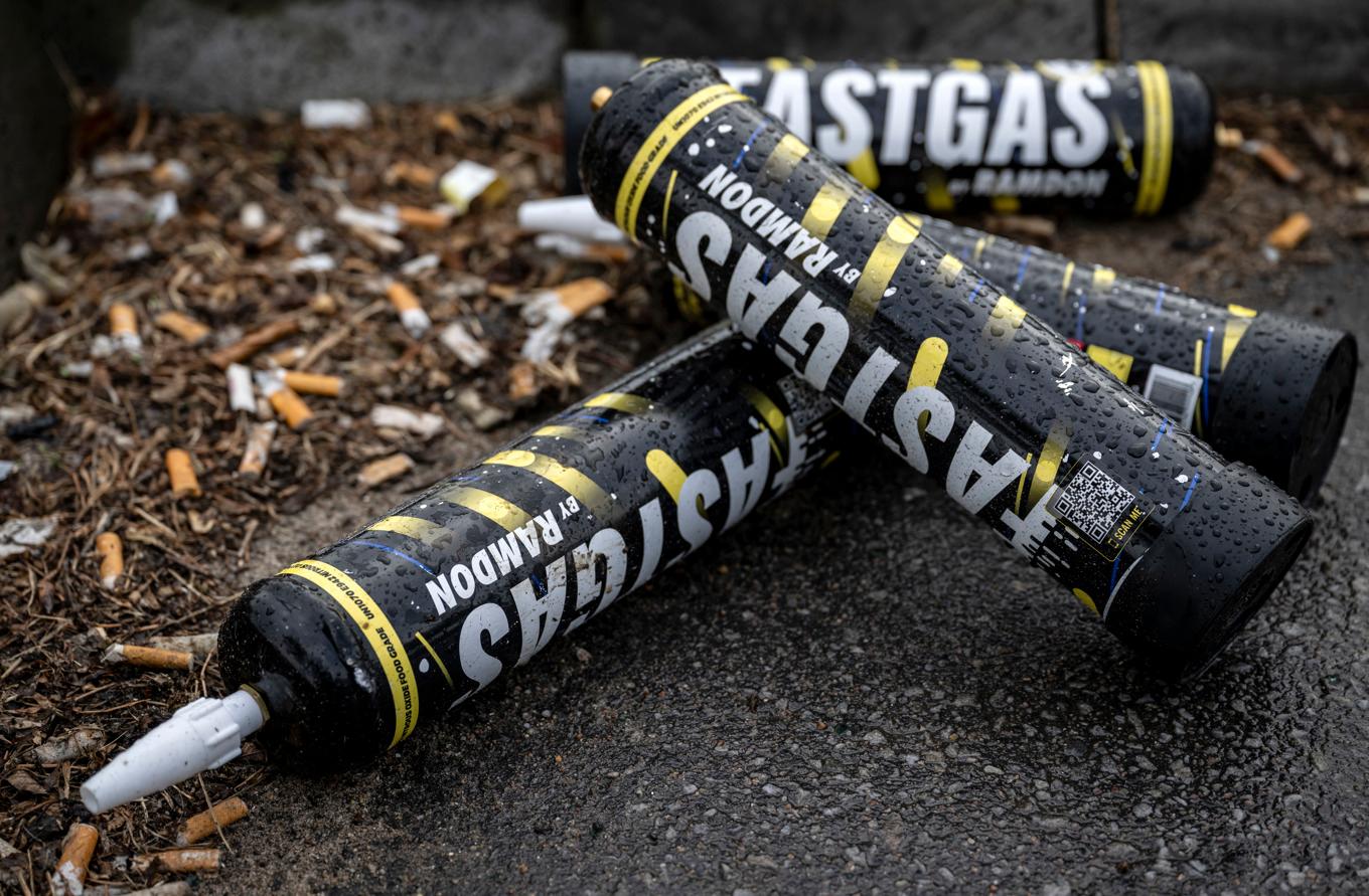 Lustgas har blivit ett vanligt berusningsmedel bland ungdomar och kan leda till allvarliga skador. Arkivbild Foto: Johan Nilsson/TT