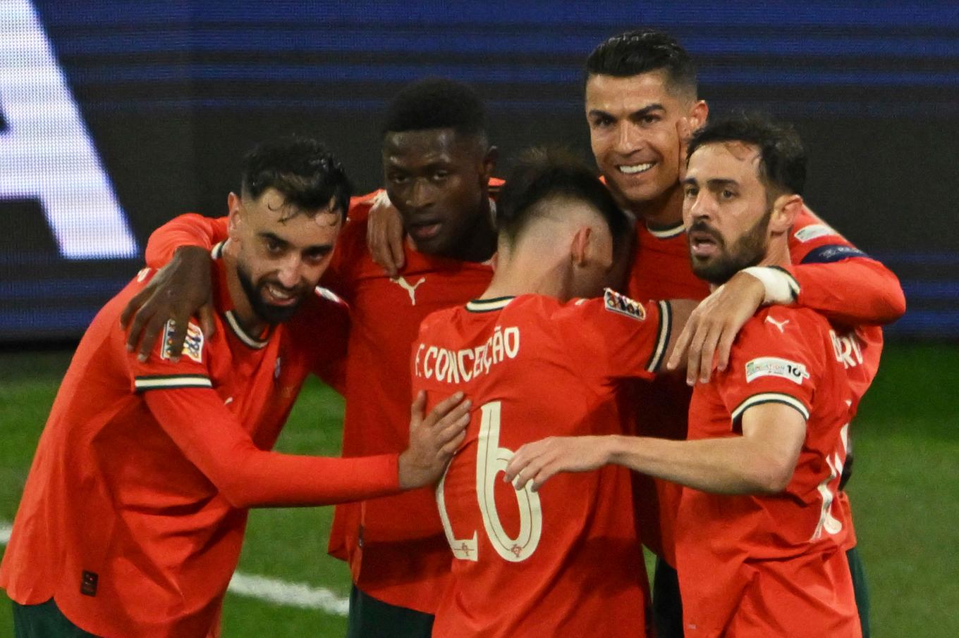 Portugal jublar efter Cristiano Ronaldos 2–1-mål borta mot Tyskland – ett mål som tog portugiserna till final i Nations League. Foto: Peter Kneffel/AP/TT