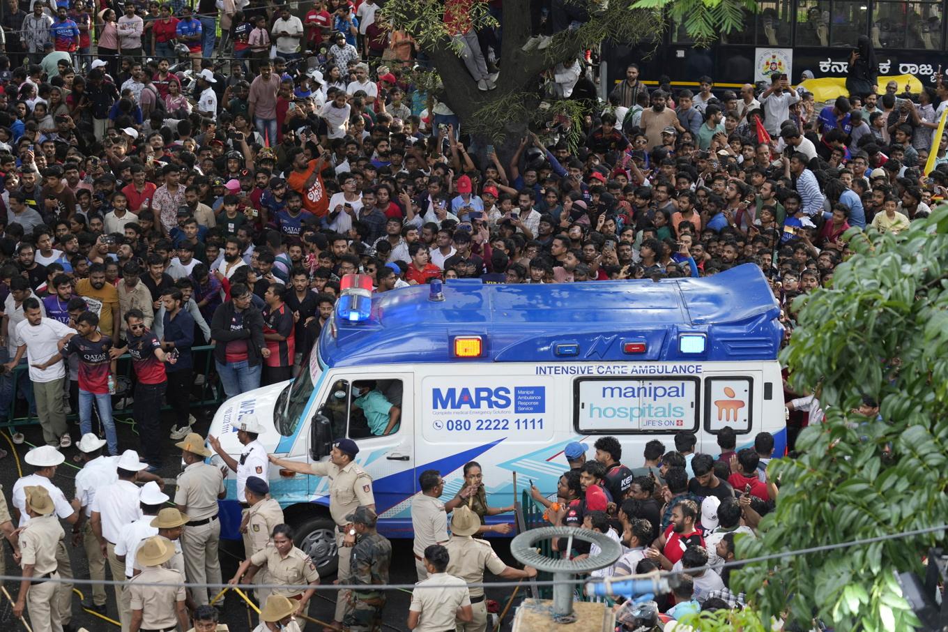 Flera personer omkom och skadades när cricketlaget Royal Challengers Bengalurus firade lagets mästerskapstitel. Arkivbild. Foto: Aijaz Rahi/AP/TT