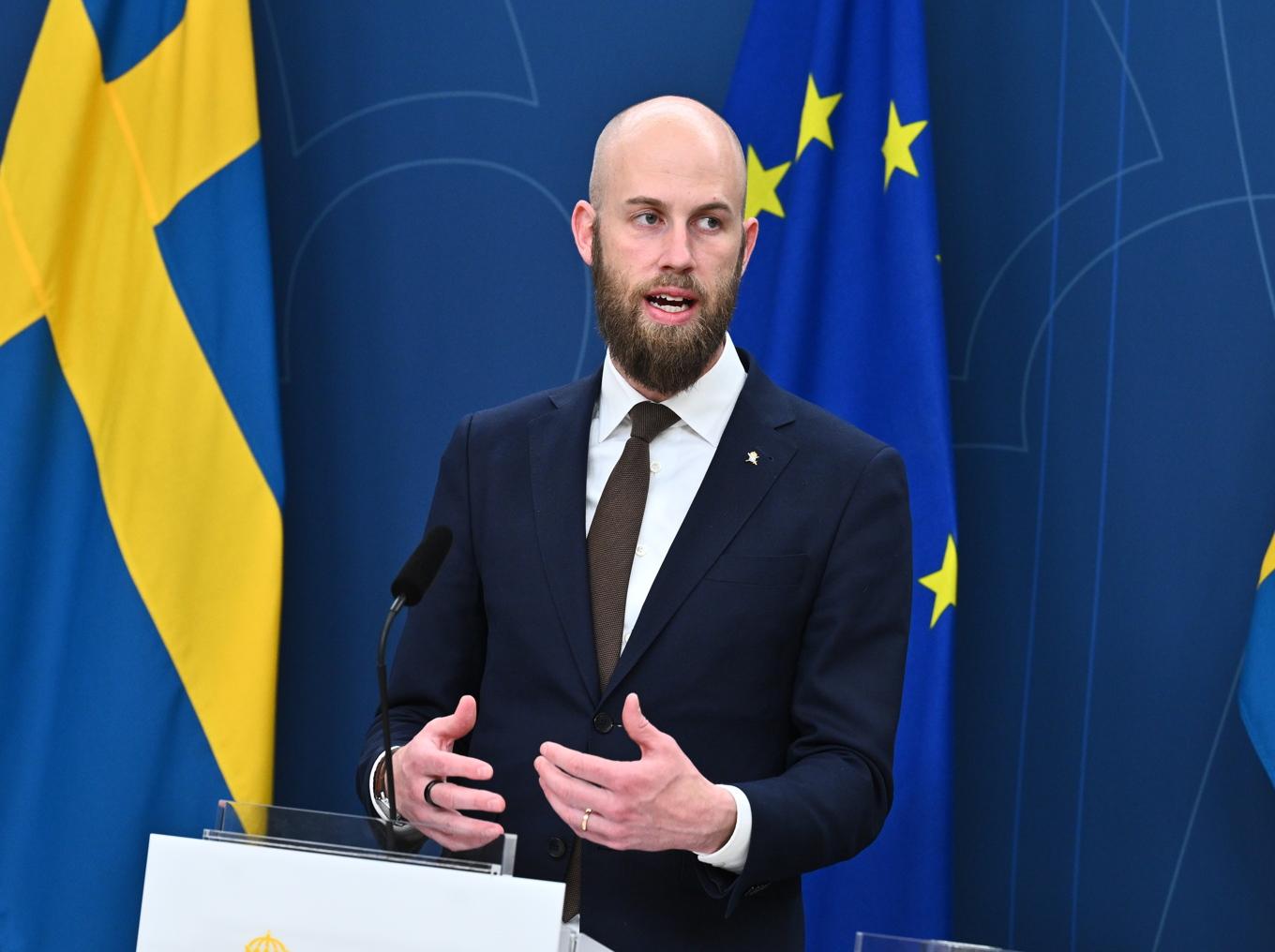 Minister för civilt försvar Carl-Oskar Bohlin (M) under en pressträff den 5 juni. Foto: Claudio Bresciani/TT