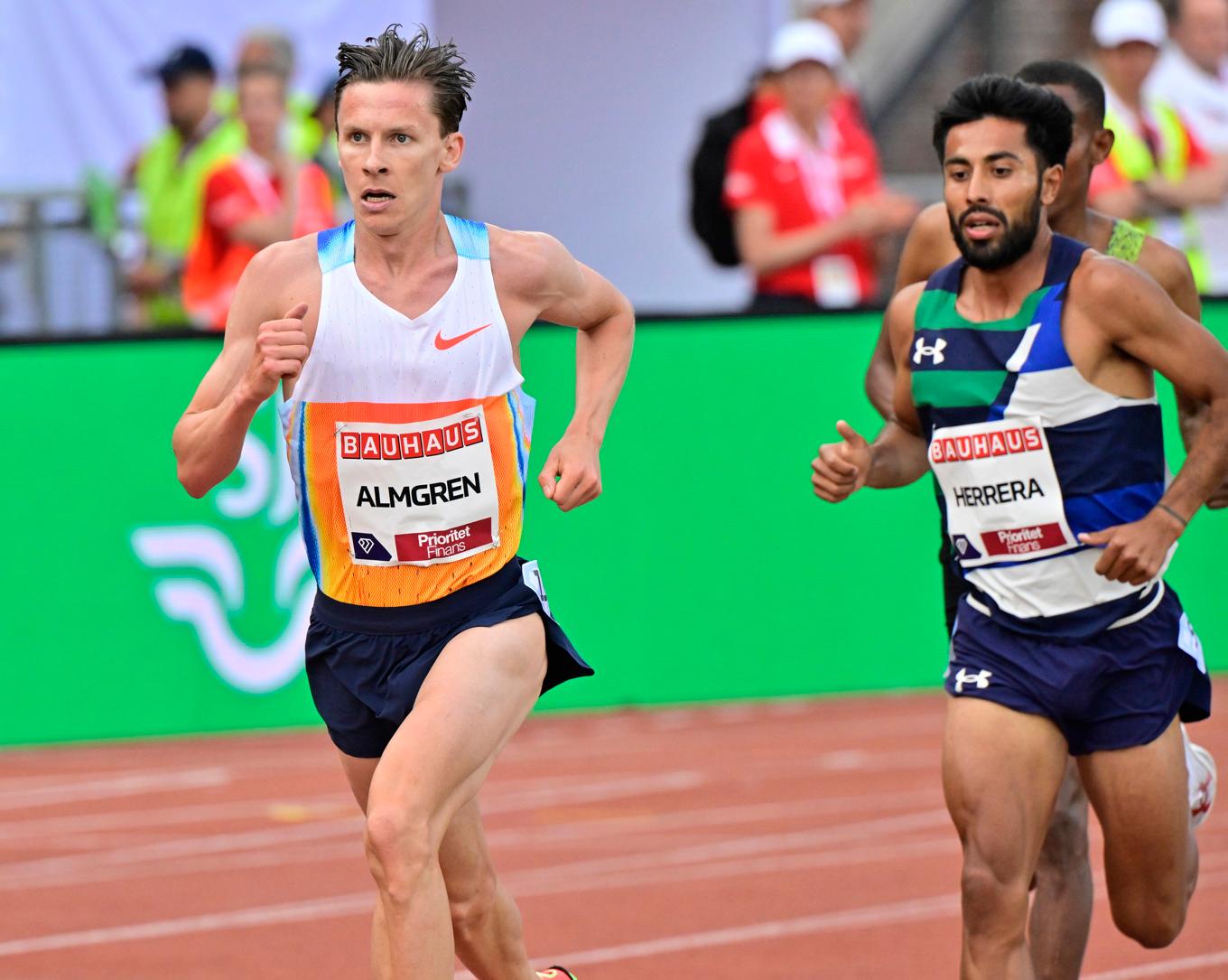 Andreas Almgren vann 5 000 meter på Stockholms stadion på Europarekord. Foto: Jonas Ekströmer/TT
