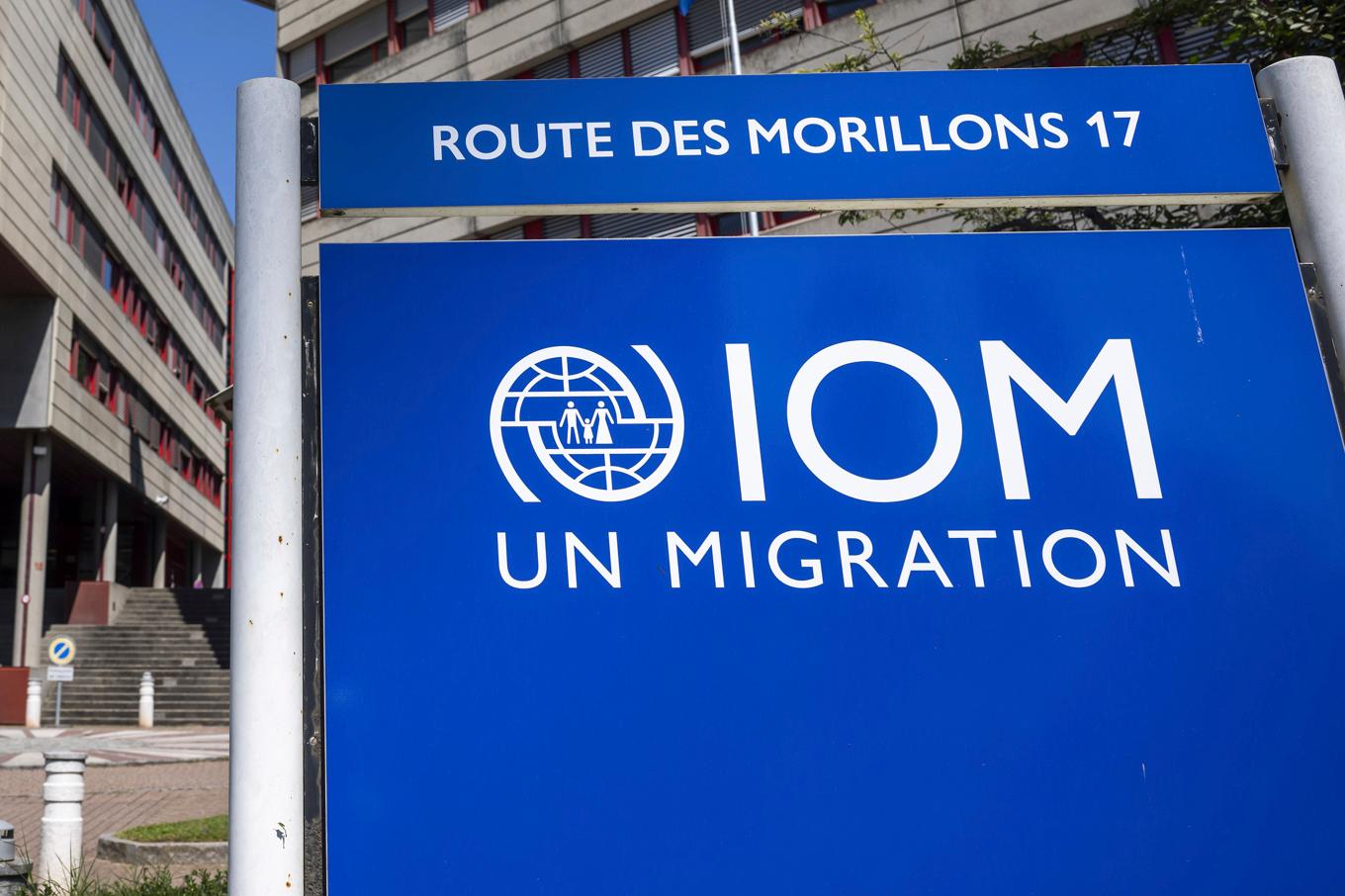 Många människor saknas efter att två flyktingbåtar förlist enligt sök- och räddningspersonal vid FN:s migrationsorgan IOM. Foto: Martial Trezzini/AP/TT