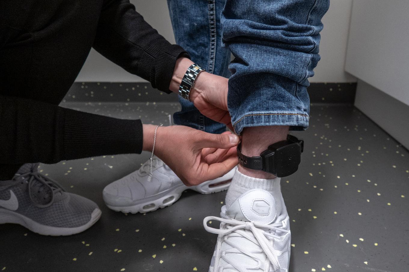 Fler straff ska kunna avtjänas med elektronisk fotboja. Arkivbild Foto: Per Danielsson/TT