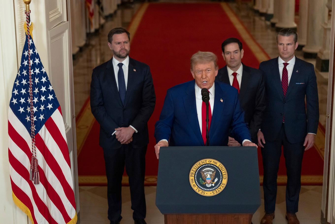USA:s president Donald Trump meddelar vid en pressträff på söndagen att amerikanska bombplan har slagit till mot Irans atomenergianläggningar. Foto: Carlos Barria/AP/TT