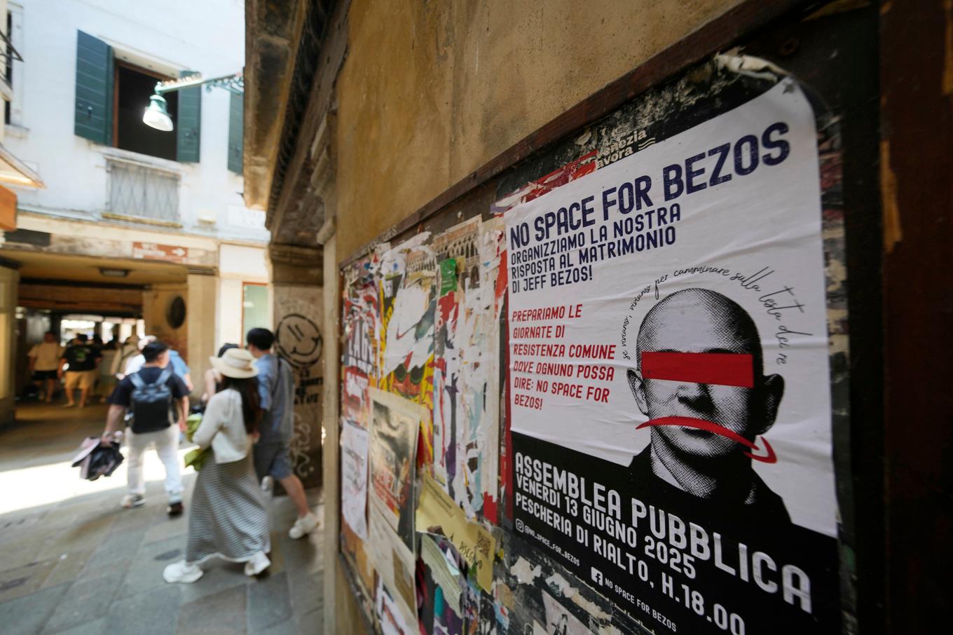 Amazongrundaren Jeff Bezos stundande bröllop i Venedig möts av protester från lokalbefolkningen. Foto: Luca Bruno/AP/TT
