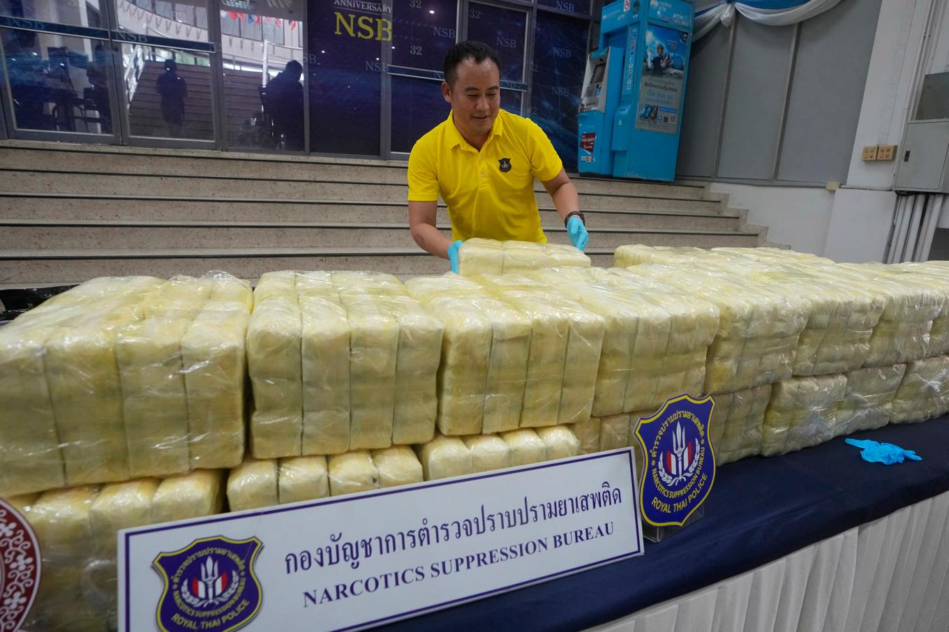 Ett tidigare beslag av metamfetamin visas upp av polis i Thailands huvudstad Bangkok. Arkivbild. Foto: Sakchai Lalit/AP/TT