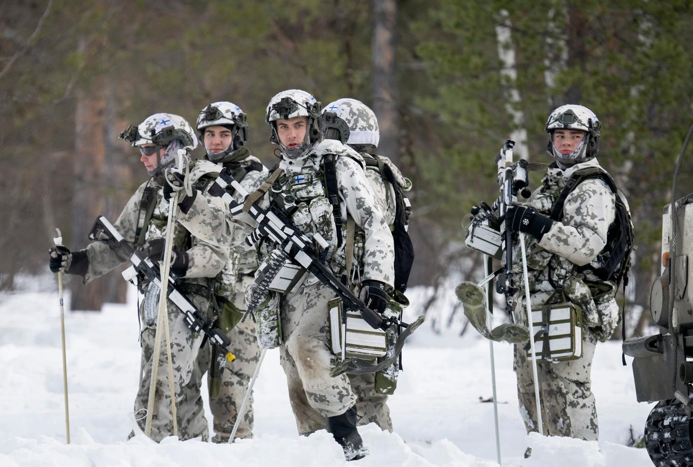 Finska jägarsoldater under övning tillsammans med svenska förband i Hetta i norra Finland förra året. Arkivbild. Foto: Anders Wiklund/TT