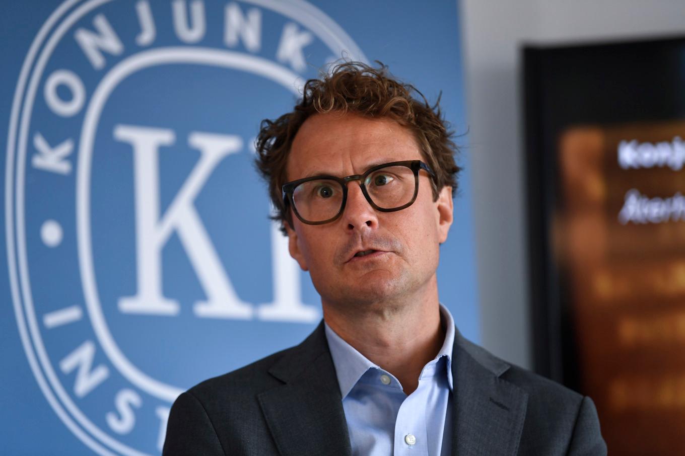 Konjunkturinstitutet frågar företagen varje månad hur stor påverkan världsläget har för deras ekonomi och får svaret att det har liten inverkan, enligt Albin Kainelainen, generaldirektör KI. Foto: Oscar Olsson/TT