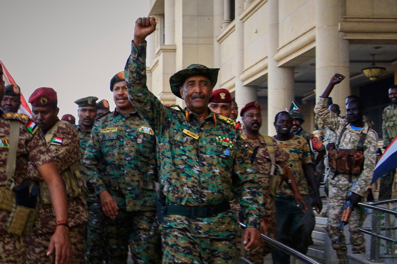 Sudans militärledare Abdel Fattah al-Burhan har gått med på en veckas vapenvila i norra Darfur i linje med FN:s förslag. Arkivbild. Foto: AP/TT