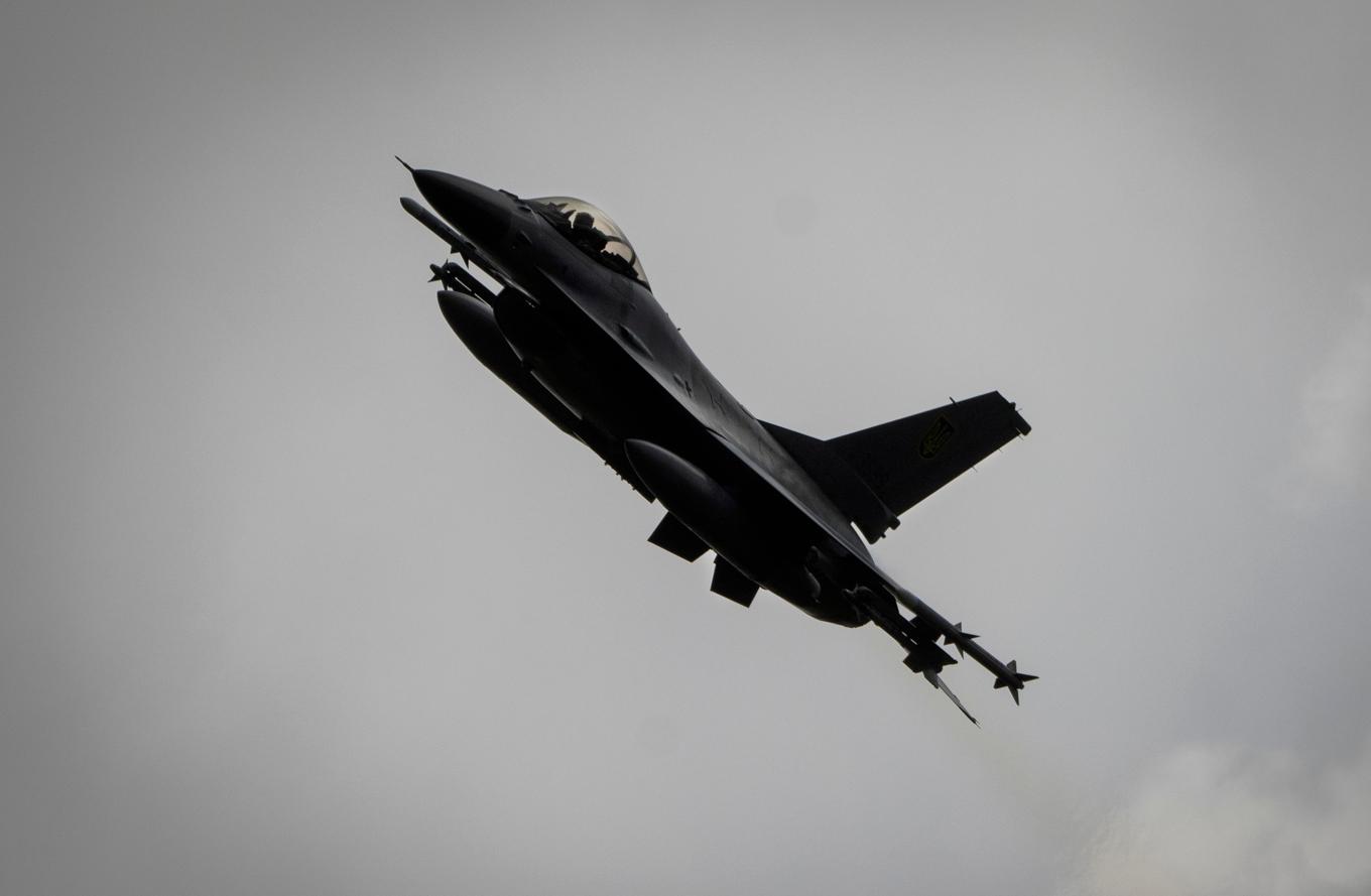 Arkivbild på ett F16-plan tillhörande det ukrainska flygvapnet. Foto: Efrem Lukatsky/AP/TT