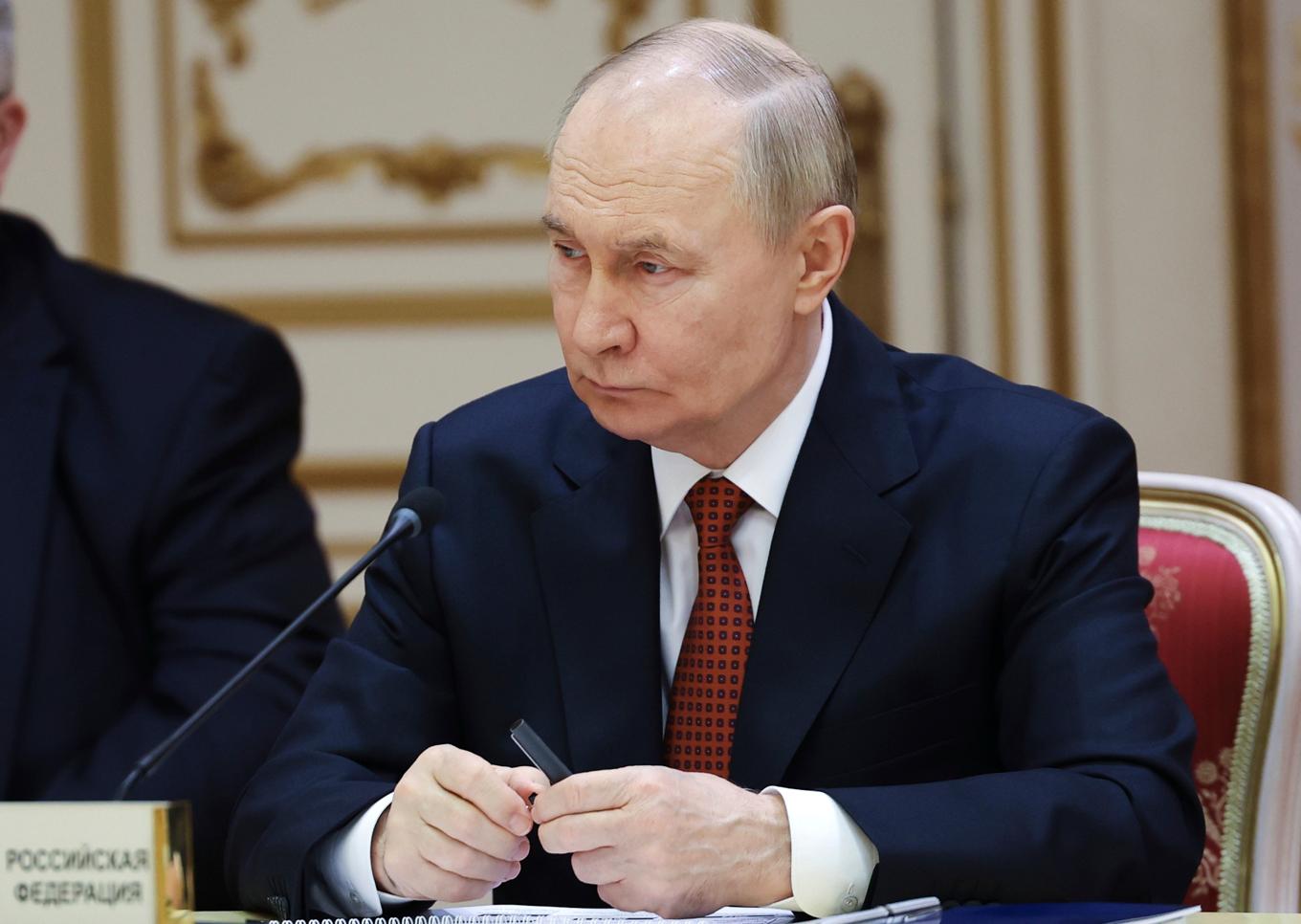 Ryssland anklagas för polisvåld sedan två azerbajdzjanska män dött i ryskt förvar. På bilden president Vladimir Putin. Arkivbild. Foto: Alexander Kazakov/Sputnik/AP