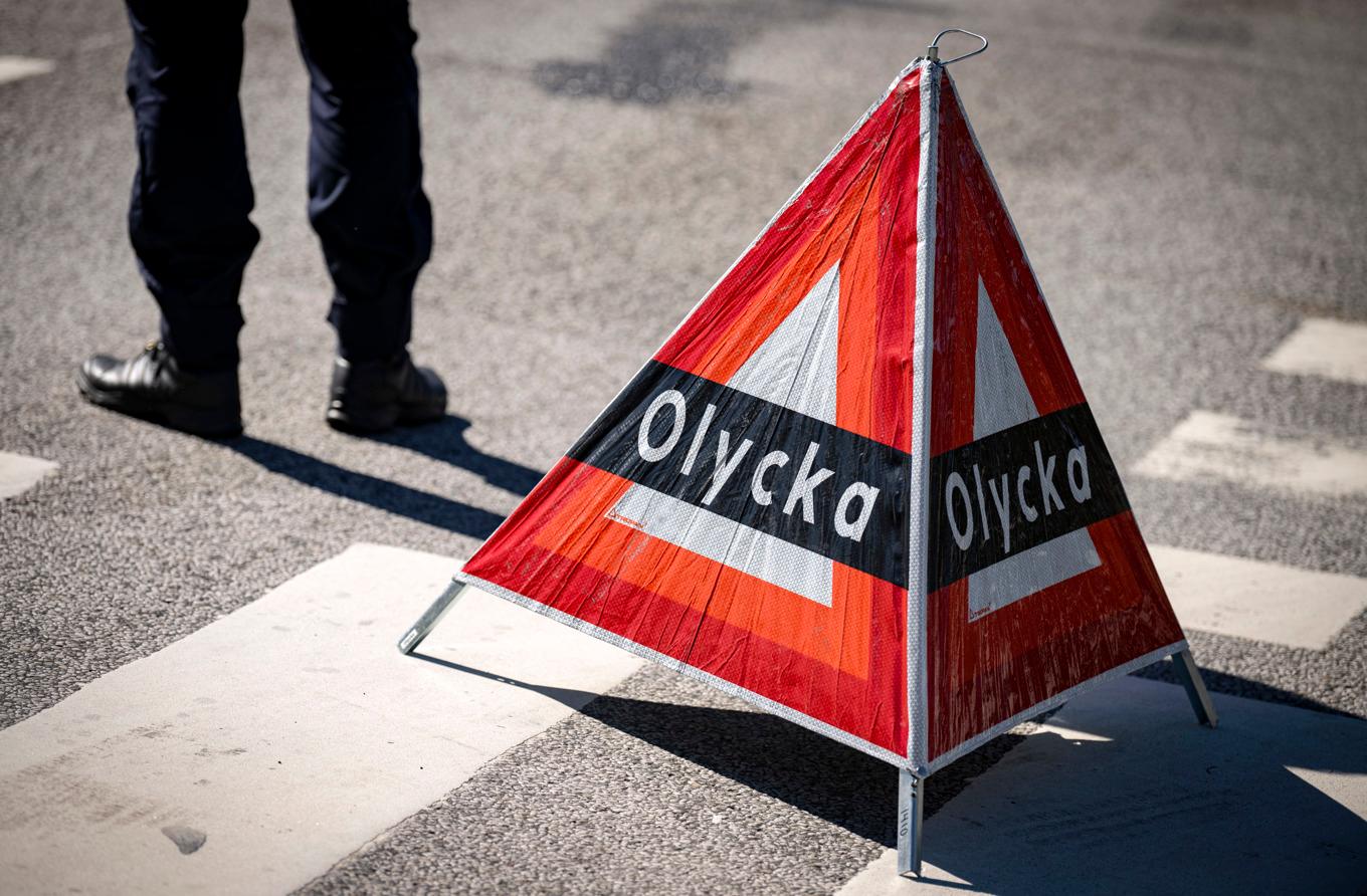 En person har förts till sjukhus med livshotande skador efter en trafikolycka i Lund. Arkivbild. Foto: Johan Nilsson/TT