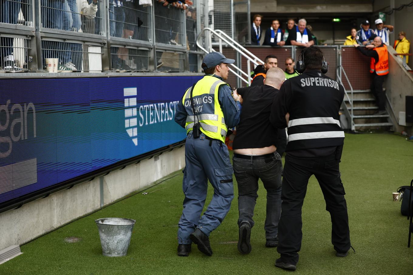 Åtal har väckts mot supportern som stormade planen under mötet IFK Göteborg-Öster. Arkivbild. Foto: Thomas Johansson/TT