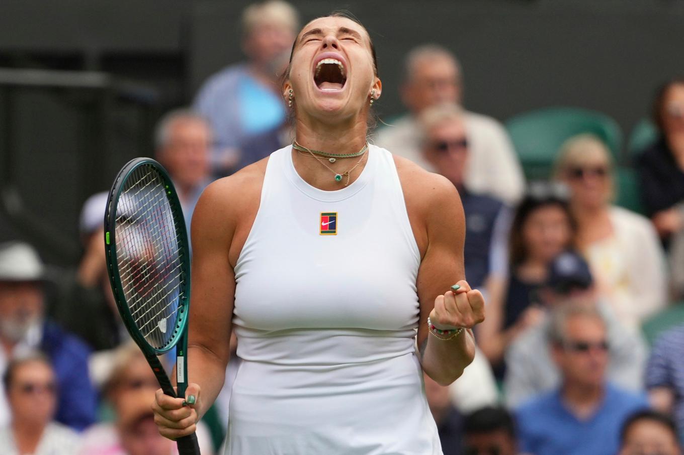 Världsettan Aryna  Sabalenka fick segerjubla även i sin andra match. Foto: Kirsty Wigglesworth/AP/TT